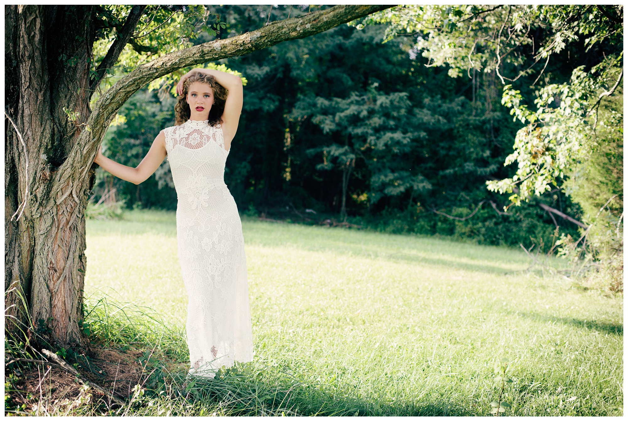 Ashleigh Parker, Louisville-Kentucky- Outdoor- Farm -Senior-Picture.jpg