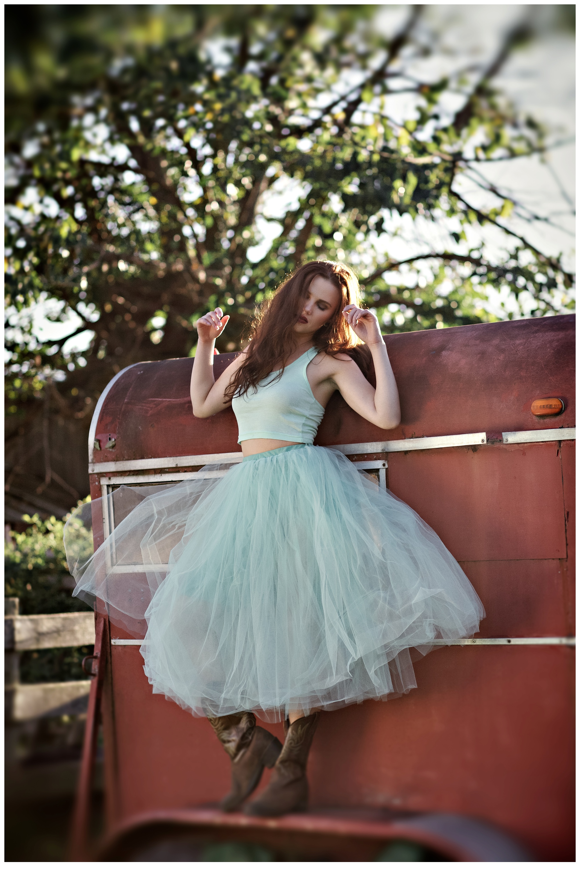 Margarita | Louisville Outdoor Fashion Shoot | Avery's Photography