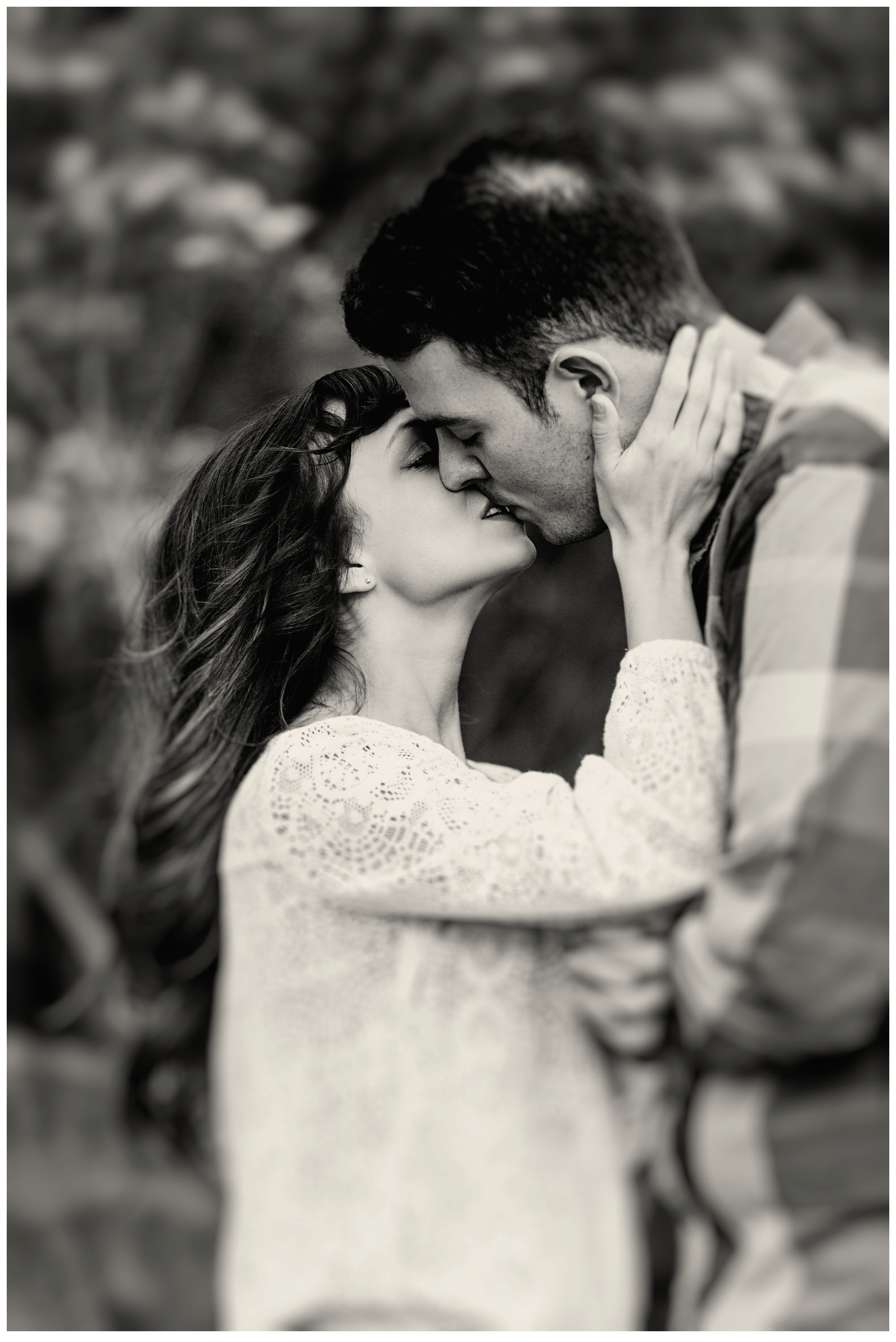 Louisville Blackacre Engagement Photo.jpg