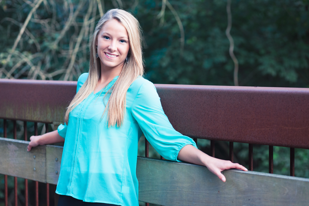 Louisville Senior Pictures at Anchorage Trail | Louisville Senior ...