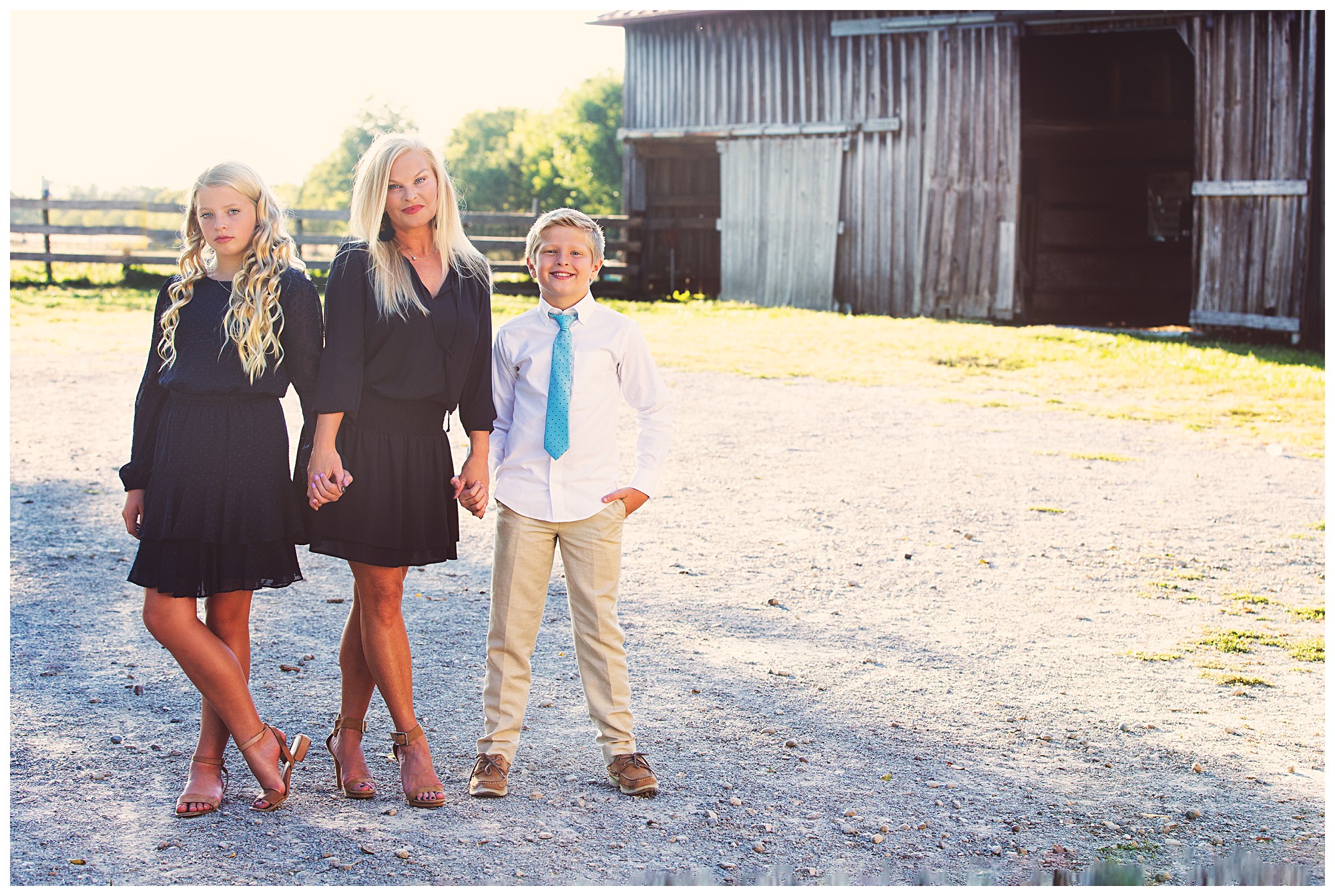 Fall Family Portrait Blackacre Farm Louisville Avery's Photography

