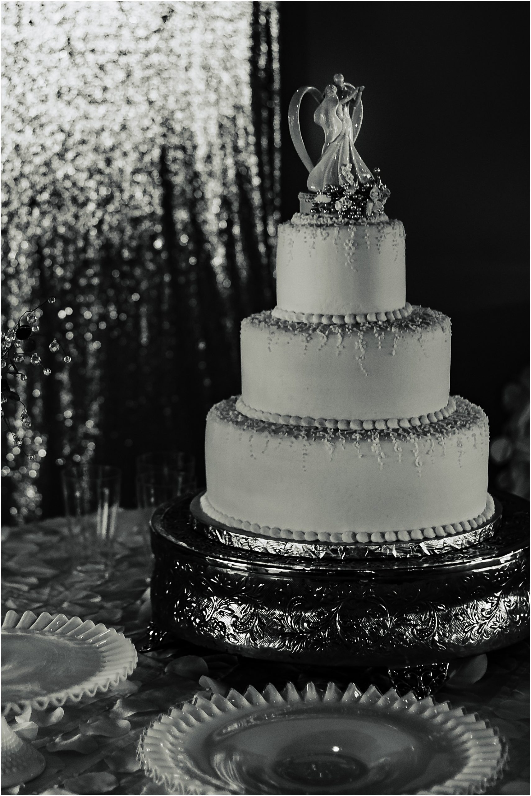 Wedding Cake Reception Valley View New Albany Avery's Photography